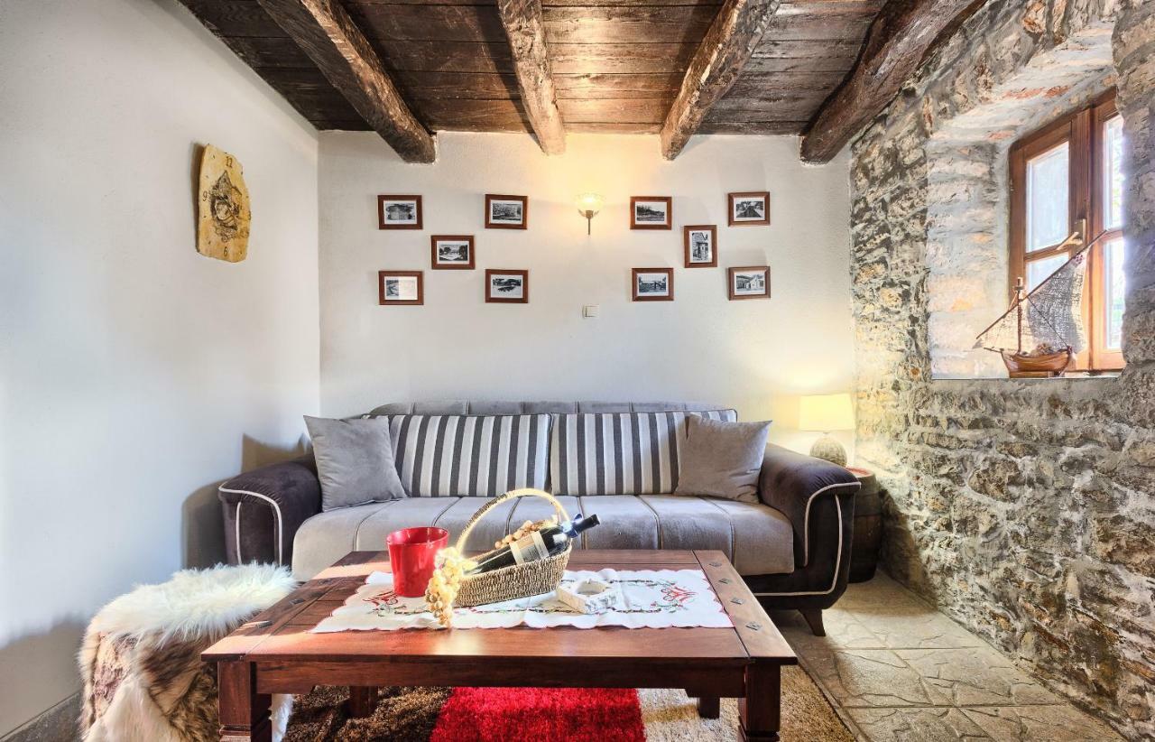 Dalmatia Stone House - Heated Pool Guest House Biorine Exterior photo